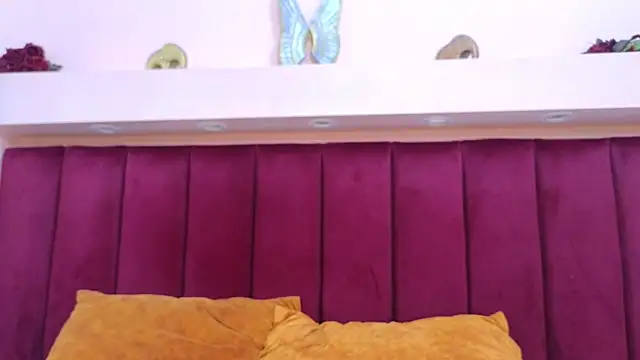 Snapshot of JESSYCORTES chatting on 01-15-25, 11:51 JESSYCORTES online show from 01-15-25, 11:51