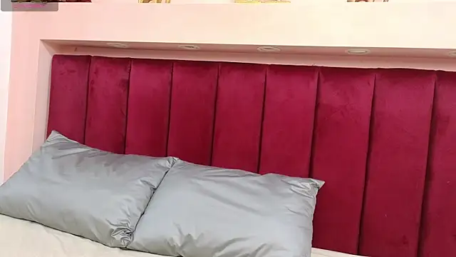 Snapshot of JESSYCORTES chatting on 02-02-25, 03:39 JESSYCORTES online show from 02-02-25, 03:39