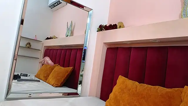 Snapshot of JESSYCORTES chatting on 03-06-25, 04:28 JESSYCORTES online show from 03-06-25, 04:28