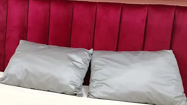 Snapshot of JESSYCORTES chatting on 03-10-25, 02:16 JESSYCORTES online show from 03-10-25, 02:16