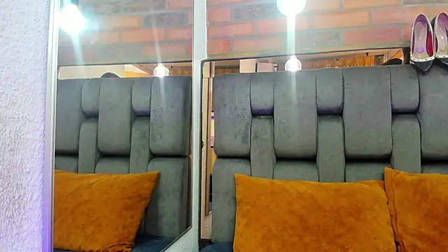 Snapshot of JESSYCORTES chatting on 09-10-25, 01:33 JESSYCORTES online show from 09-10-25, 01:33