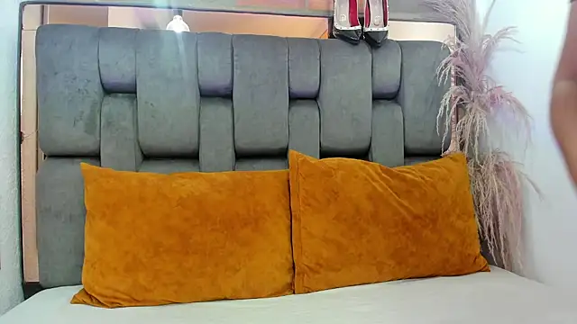 Snapshot of JESSYCORTES chatting on 09-11-25, 01:55 JESSYCORTES online show from 09-11-25, 01:55