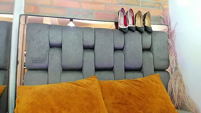 Snapshot of JESSYCORTES chatting on 09-25-25, 02:10 JESSYCORTES online show from 09-25-25, 02:10