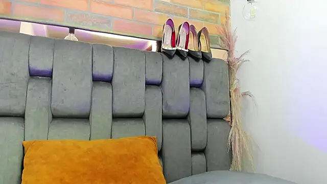 Snapshot of JESSYCORTES chatting on 10-04-25, 02:37 JESSYCORTES online show from 10-04-25, 02:37