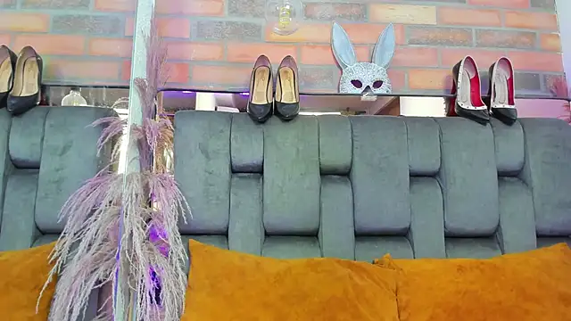 Snapshot of JESSYCORTES chatting on 10-23-25, 02:49 JESSYCORTES online show from 10-23-25, 02:49