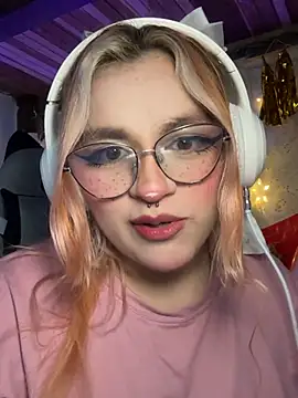 SophiaWeestt99 online show from 05-06-26, 03:46