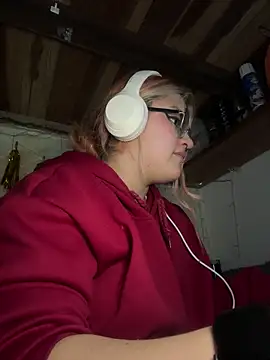 SophiaWeestt99 online show from 05-19-26, 04:30