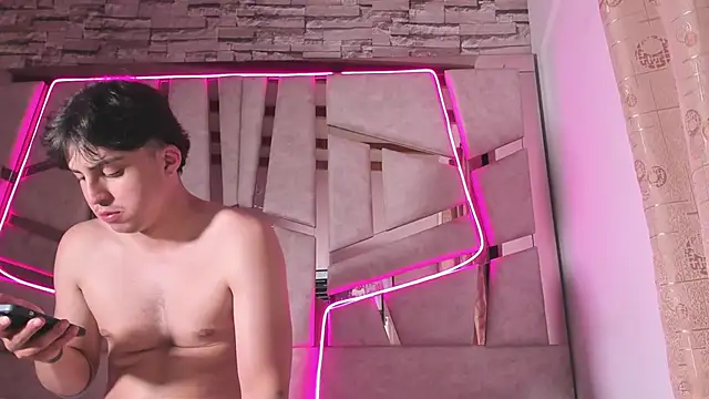 Snapshot of mia_and_austin chatting on 10-04-25, 01:25 mia and austin online show from 10-04-25, 01:25