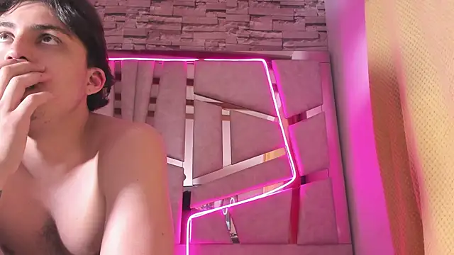 Snapshot of mia_and_austin chatting on 11-07-25, 12:54 mia and austin online show from 11-07-25, 12:54