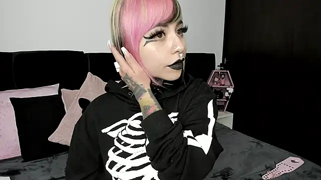 NikkiRamone online show from 02-12-25, 10:14