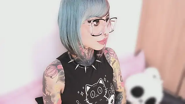 NikkiRamone online show from 10-06-25, 10:18