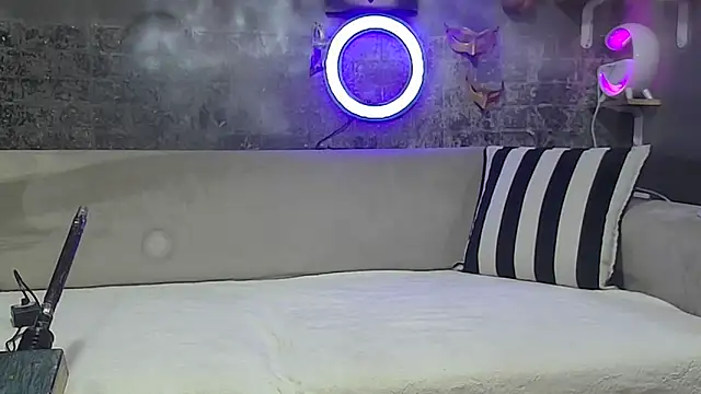 Snapshot of Bitter_ chatting on 03-15-25, 07:27 Bitter online show from 03-15-25, 07:27