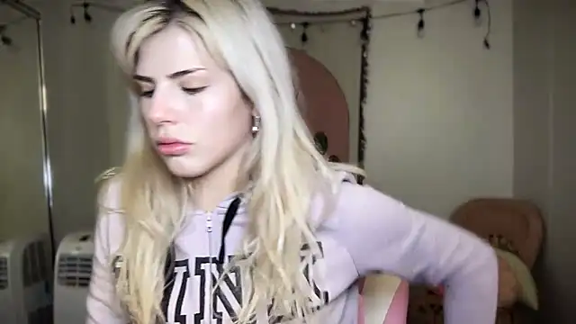 Snapshot of SirenitySirenxx chatting on 03-07-25, 09:48 SirenitySirenxx online show from 03-07-25, 09:48