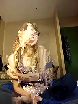 Snapshot of ElektrikFrancaise chatting on 11-07-25, 03:56 ElektrikFrancaise online show from 11-07-25, 03:56