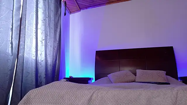 luccycollins  online show from 09-19-25, 03:13