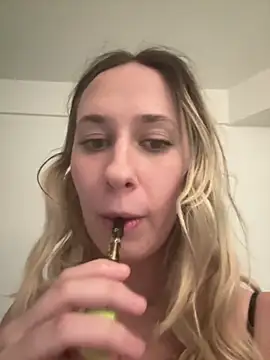 M1ssyk1ssy online show from 12-19-24, 10:32