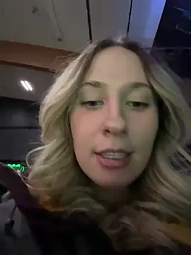 M1ssyk1ssy online show from 12-22-24, 10:47