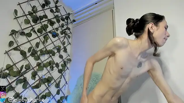 Snapshot of vodkadelulo chatting on 09-13-25, 05:07 vodkadelulo online show from 09-13-25, 05:07