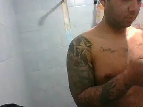 Snapshot of Morenocosta12 chatting on 09-17-25, 04:19 Morenocosta12 online show from 09-17-25, 04:19