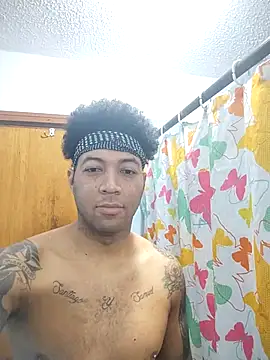 Snapshot of Morenocosta12 chatting on 09-24-25, 02:48 Morenocosta12 online show from 09-24-25, 02:48