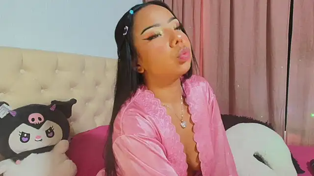 Snapshot of DafneMillers chatting on 02-20-25, 04:36 DafneMillers online show from 02-20-25, 04:36