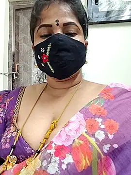 Snapshot of gaurika18 chatting on 06-17-26, 01:30 gaurika18 online show from 06-17-26, 01:30