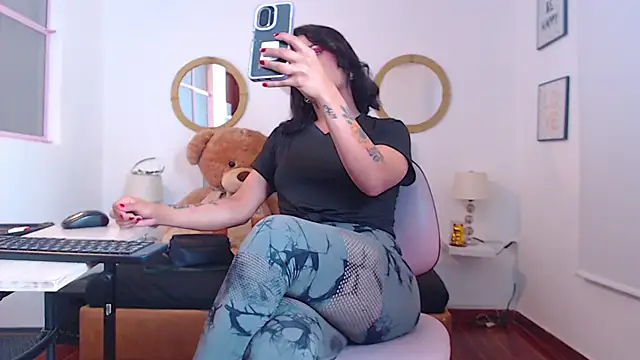 Snapshot of zoe_hecate_sexx chatting on 12-17-25, 12:27 zoe hecate sexx online show from 12-17-25, 12:27