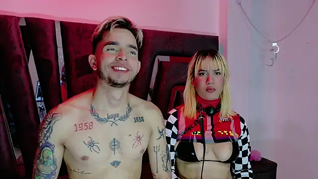 Snapshot of AliceandMax chatting on 02-11-25, 05:29 AliceandMax online show from 02-11-25, 05:29