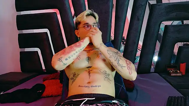 AliceandMax online show from 04-10-26, 02:11