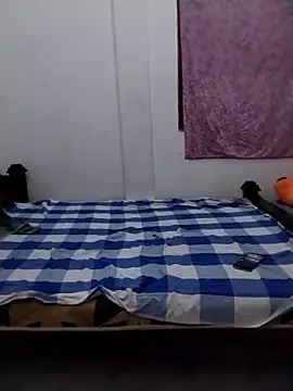 roundbunny online show from 10-25-25, 05:08