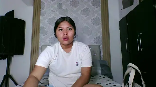 JenniferChian online show from 01-17-26, 04:11