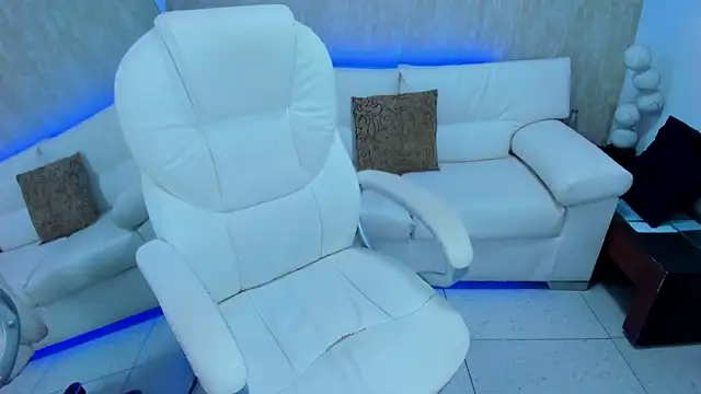 Snapshot of meggan_77 chatting on 01-11-25, 09:47 meggan 77 online show from 01-11-25, 09:47