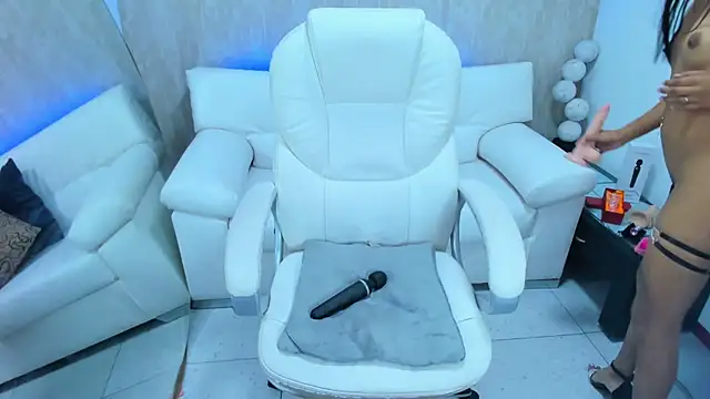 Snapshot of meggan_77 chatting on 01-28-25, 10:45 meggan 77 online show from 01-28-25, 10:45