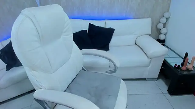 Snapshot of meggan_77 chatting on 02-23-25, 12:30 meggan 77 online show from 02-23-25, 12:30