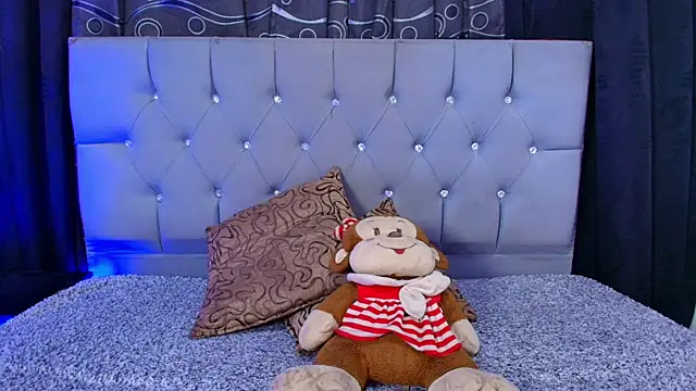 Snapshot of meggan_77 chatting on 10-14-25, 04:02 meggan 77 online show from 10-14-25, 04:02