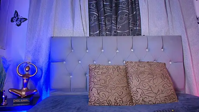 Snapshot of meggan_77 chatting on 11-23-25, 04:56 meggan 77 online show from 11-23-25, 04:56