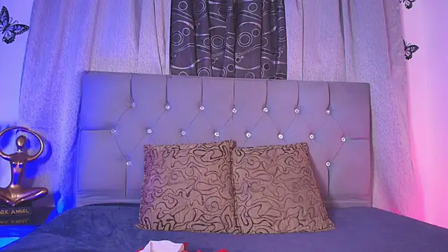 Snapshot of meggan_77 chatting on 12-04-25, 03:27 meggan 77 online show from 12-04-25, 03:27