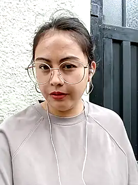 lara moon25 online show from 01-05-25, 05:20