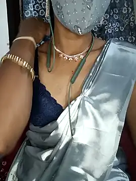 Snapshot of Miakhalifatamil chatting on 12-15-24, 04:59 Miakhalifatamil online show from 12-15-24, 04:59