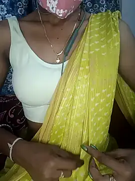 Snapshot of Miakhalifatamil chatting on 12-18-24, 07:41 Miakhalifatamil online show from 12-18-24, 07:41