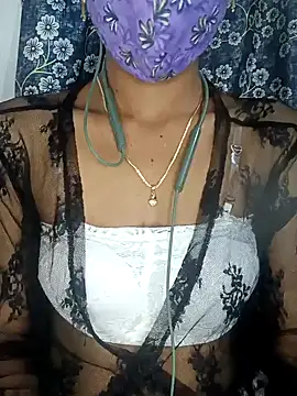 Snapshot of Miakhalifatamil chatting on 12-22-24, 05:10 Miakhalifatamil online show from 12-22-24, 05:10