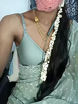 Snapshot of Miakhalifatamil chatting on 01-19-25, 08:19 Miakhalifatamil online show from 01-19-25, 08:19