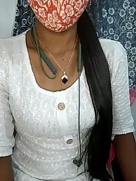 Snapshot of Miakhalifatamil chatting on 01-29-25, 07:32 Miakhalifatamil online show from 01-29-25, 07:32