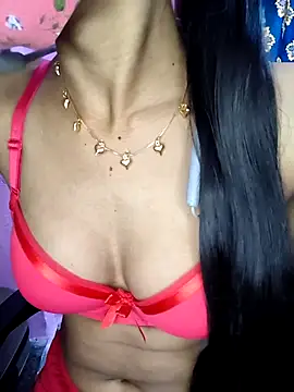 Snapshot of Miakhalifatamil chatting on 09-29-25, 01:33 Miakhalifatamil online show from 09-29-25, 01:33