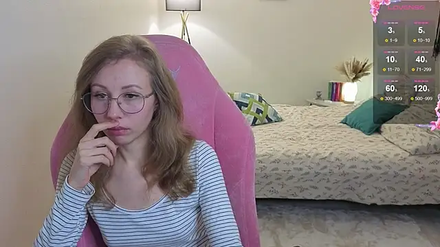 Lill Mary online show from 10-27-25, 02:26