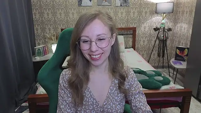 Lill Mary online show from 04-10-26, 03:34