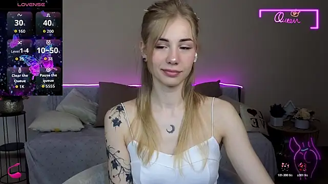 Snapshot of LunaBelli chatting on 05-15-26, 06:42 LunaBelli online show from 05-15-26, 06:42
