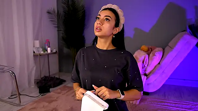 Snapshot of BetsyGonzale chatting on 10-16-25, 04:02 BetsyGonzale online show from 10-16-25, 04:02