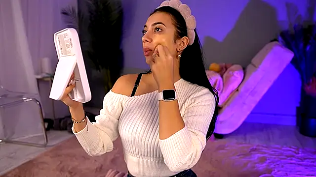 Snapshot of BetsyGonzale chatting on 10-21-25, 04:02 BetsyGonzale online show from 10-21-25, 04:02