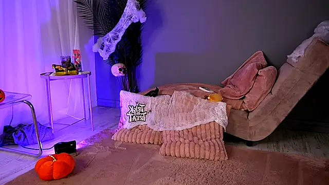 Snapshot of BetsyGonzale chatting on 10-29-25, 04:59 BetsyGonzale online show from 10-29-25, 04:59